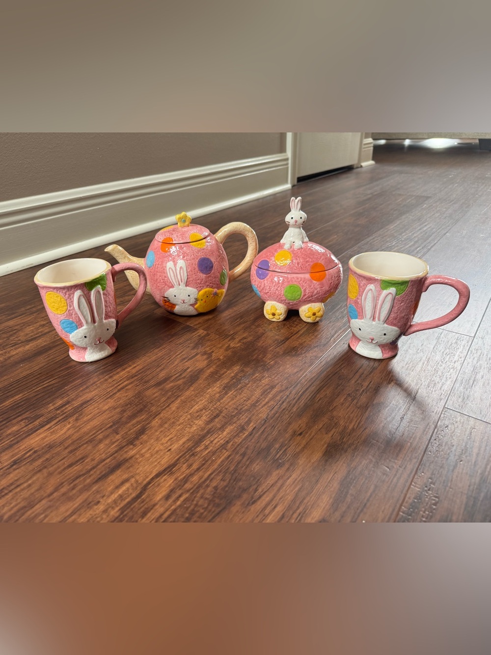 Cracker Barrel Easter Eggs Bunny PolkaDot Ceramic Teapot & Sugar Jar & 2 mugs